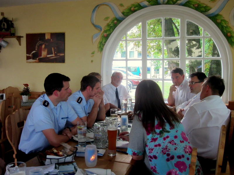 Biergartengespräch mit den Rettungsdiensten im Landkreis Freising