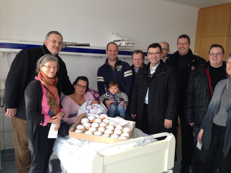 Süße Überraschung am Rosenmontag im Klinikum Freising