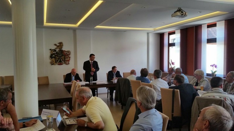 Straßenausbaubeiträge: Fachgespräch mit Bürgermeistern