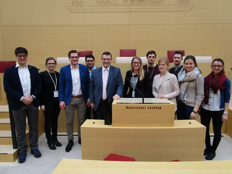 Stipendiaten-Gruppe der Hanns-Seidel-Stiftung zu Gast im Bayerischen Landtag