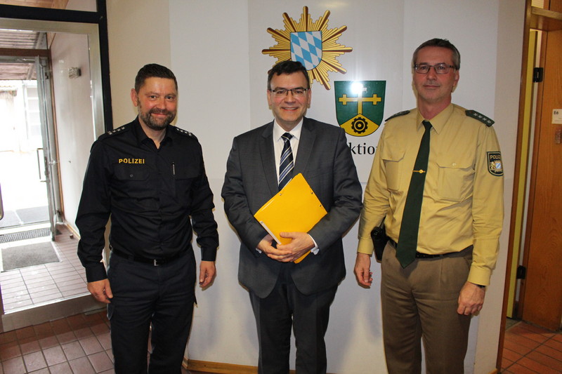Informationsbesuch bei der PI Neufahrn