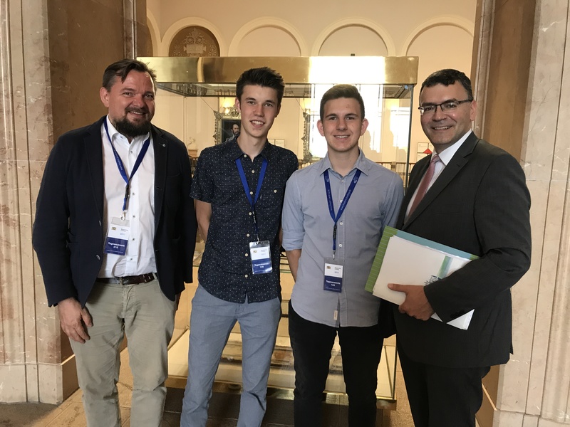 Schüler des Josef-Hofmiller-Gymnasiums Freising besuchen den Bayerischen Landtag