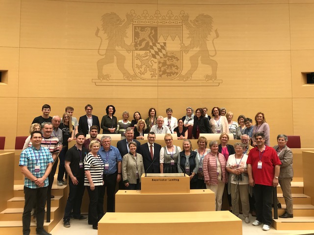 Besuch des CSU-Ortsverbandes Zolling und der Rheuma-Liga AG Freising/Neufahrn im Bayerischen Landtag