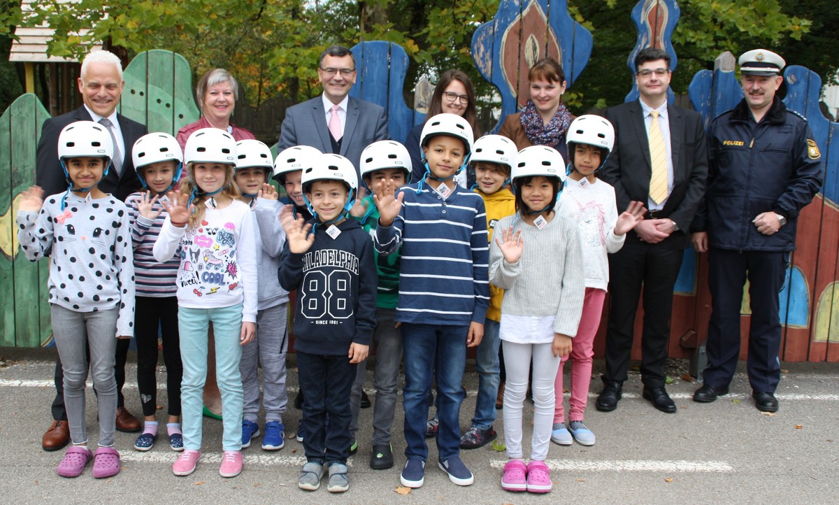 200 Fahrradhelme für Grundschulen in München