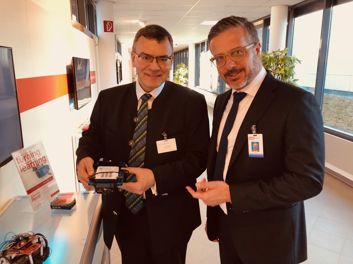 Besuch bei Texas Instruments in Freising