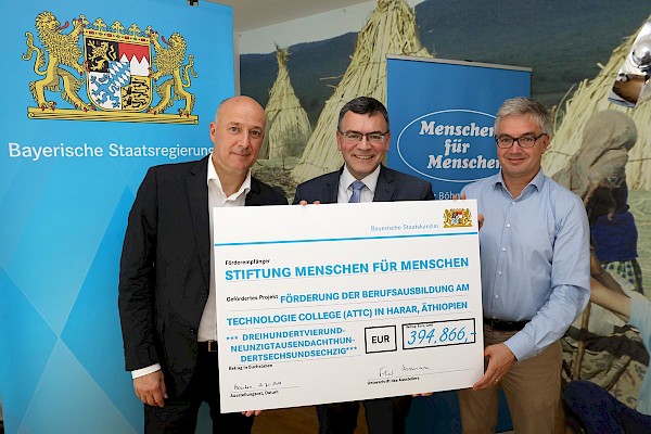 Bayern fördert Berufsausbildung und Wiederaufforstungsprojekt in Äthiopien mit über 797.000 Euro Bayern fördert Berufsausbildung und Wiederaufforstungsprojekt in Äthiopien mit über 797.000 Euro