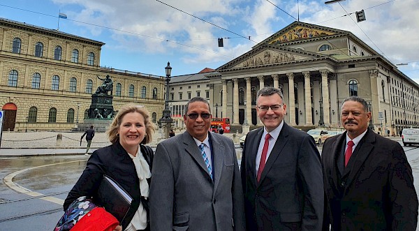 Treffen mit Landwirtschaftsminister Ivan Meyer der Provinz Westkap Treffen mit Landwirtschaftsminister Ivan Meyer der Provinz Westkap
