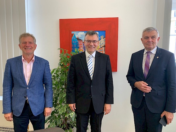 Gespräch mit Bürgermeister Josef Dollinger in Moosburg Gespräch mit Bürgermeister Josef Dollinger in Moosburg