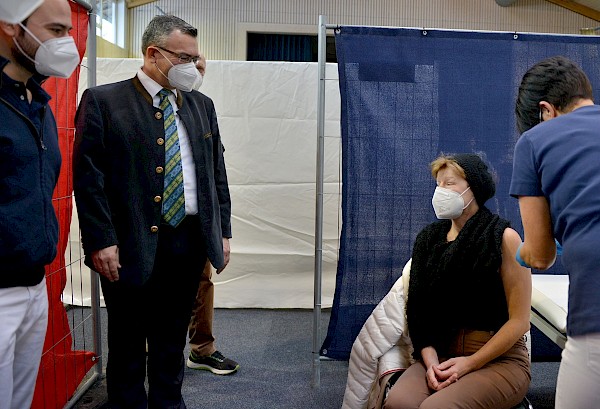 Besuch der Impfaktion „Hausärzte im Isental“ Besuch der Impfaktion „Hausärzte im Isental“