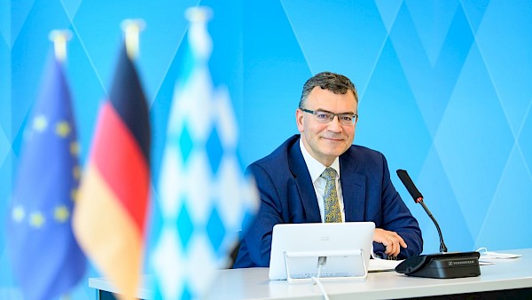 Q & A zum Thema Corona Q & A zum Thema Corona