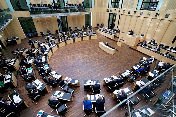 Bundesrat: Ukraine - Kurzarbeitergeld - Pflegesituation Bundesrat: Ukraine - Kurzarbeitergeld - Pflegesituation