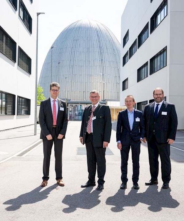 Besuch beim Forschungsreaktor München II Besuch beim Forschungsreaktor München II