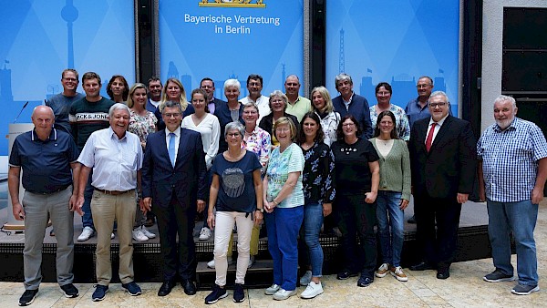 Endlich wieder Besuchergruppe aus dem Landkreis Freising in Berlin! Endlich wieder Besuchergruppe aus dem Landkreis Freising in Berlin!