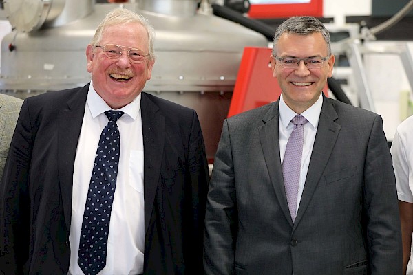 Besuch des Max-Planck-Instituts für extraterrestrische Physik Besuch des Max-Planck-Instituts für extraterrestrische Physik