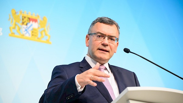 Kabinett: "schule.digital" und Medienkompetenz Kabinett: "schule.digital" und Medienkompetenz