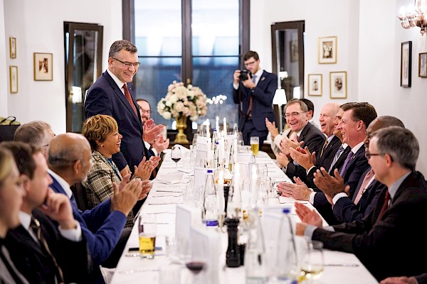 Abendessen mit dem stellvertretenden Gouverneur Geoff Duncan Abendessen mit dem stellvertretenden Gouverneur Geoff Duncan