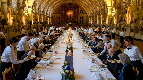 Mittagessen mit der Ordensgemeinschaft des Bayerischen Maximiliansordens Mittagessen mit der Ordensgemeinschaft des Bayerischen Maximiliansordens