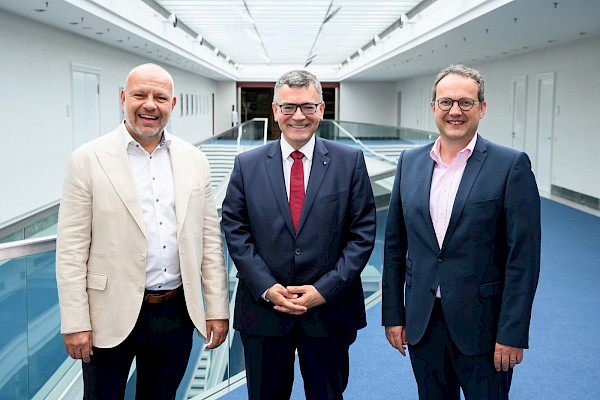 „Blaulichtgespräch“ in der Staatskanzlei „Blaulichtgespräch“ in der Staatskanzlei