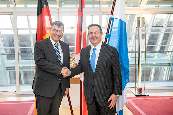 Gespräch mit Premierminister Jason Kenney, Alberta