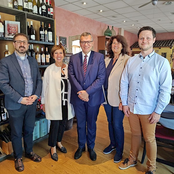 "Frauenfrühstück" in Moosburg "Frauenfrühstück" in Moosburg