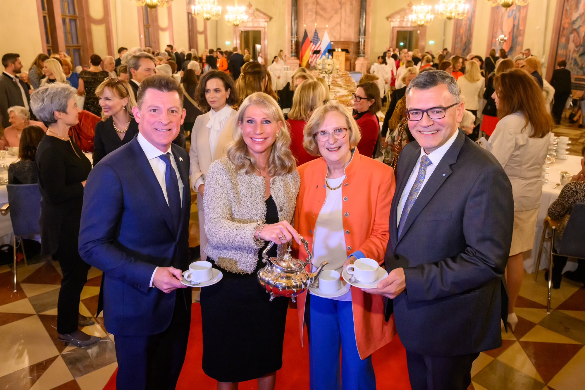 72. Silbertee des Deutsch-Amerikanischen Frauenclubs München e. V.