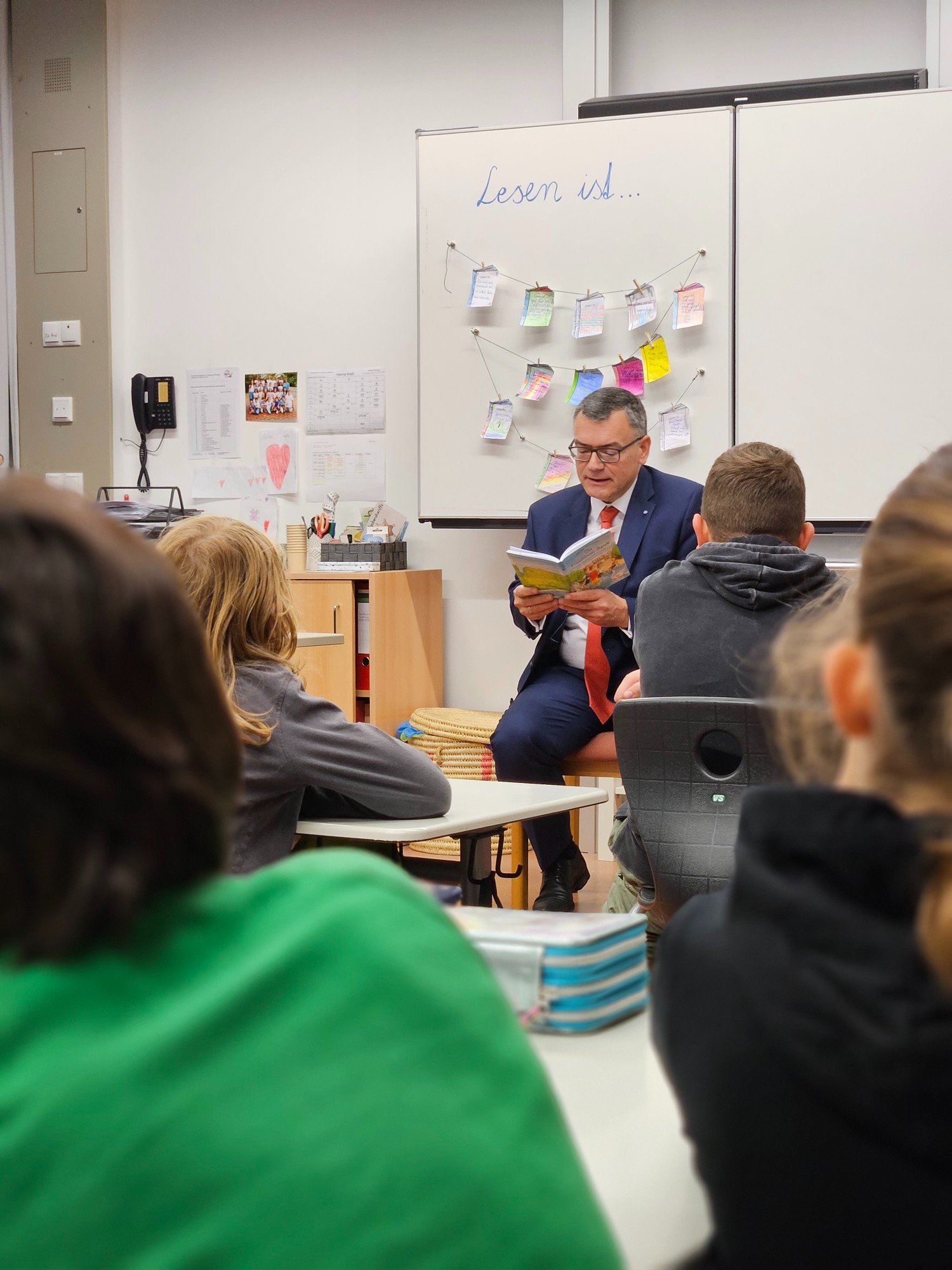 Vorlesetag 2023: Besuch der Grundschule am Jahnweg in Neufahrn