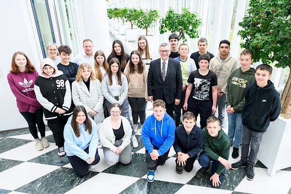 Lernort Staatsregierung: Besuch einer Schulklasse