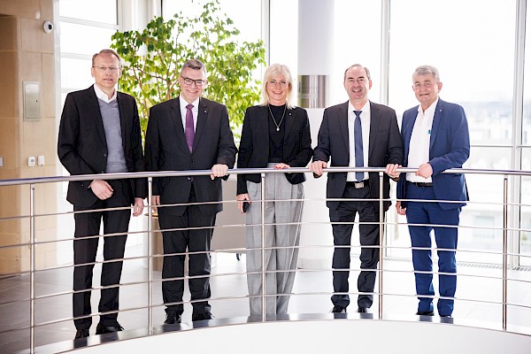Zukunftsdialog mit vbw und DGB Zukunftsdialog mit vbw und DGB