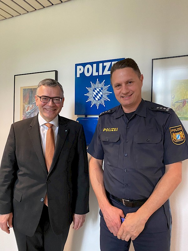 Antrittsbesuch beim neuen Leiter der Verkehrspolizeiinspektion Freising Antrittsbesuch beim neuen Leiter der Verkehrspolizeiinspektion Freising
