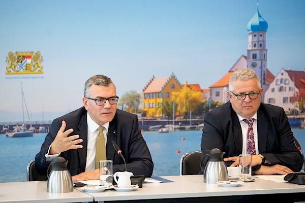 Auftaktsitzung der bayerisch-sächsischen AG „Föderalismus und Digitalisierung“ Auftaktsitzung der bayerisch-sächsischen AG „Föderalismus und Digitalisierung“