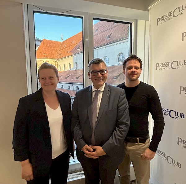 Diskussionsveranstaltung des Jungen Wirtschaftsbeirats Bayern und Presseclubs München e.V. Diskussionsveranstaltung des Jungen Wirtschaftsbeirats Bayern und Presseclubs München e.V.