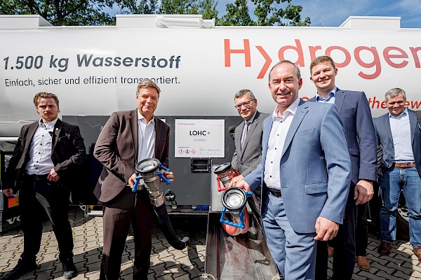 Besuch bei der Hydrogenious LOHC Technologies GmbH Besuch bei der Hydrogenious LOHC Technologies GmbH