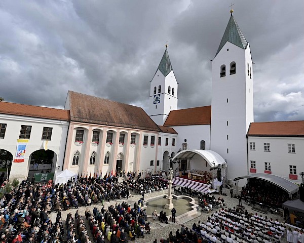 1300 Jahre Korbinian in Freising 1300 Jahre Korbinian in Freising