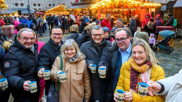 Eröffnung des Weihnachtsdorfs im Kaiserhof der Münchner Residenz Eröffnung des Weihnachtsdorfs im Kaiserhof der Münchner Residenz