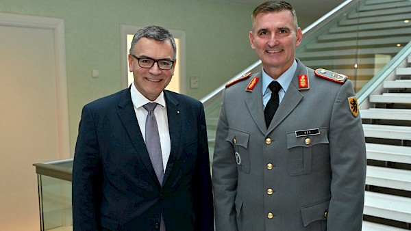 Gespräch mit Generalmajor Jörg See Gespräch mit Generalmajor Jörg See