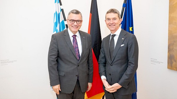Gespräch mit dem britischen Botschafter Andrew Mitchell Gespräch mit dem britischen Botschafter Andrew Mitchell