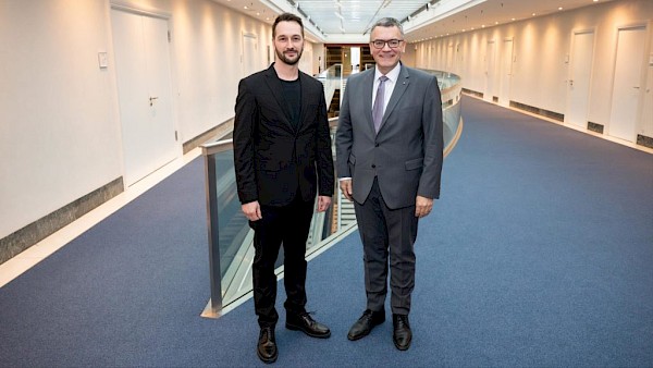 Gespräch mit Florian Mäteling Gespräch mit Florian Mäteling