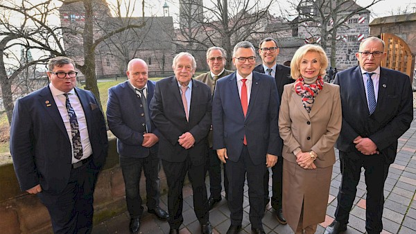 Landesdelegiertenkonferenz des Bayerischen Landesverbands der Marktkaufleute und der Schausteller Landesdelegiertenkonferenz des Bayerischen Landesverbands der Marktkaufleute und der Schausteller