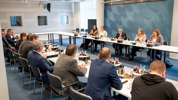 Austausch mit bayerischen Lokalrundfunkverbänden und der BLM Austausch mit bayerischen Lokalrundfunkverbänden und der BLM