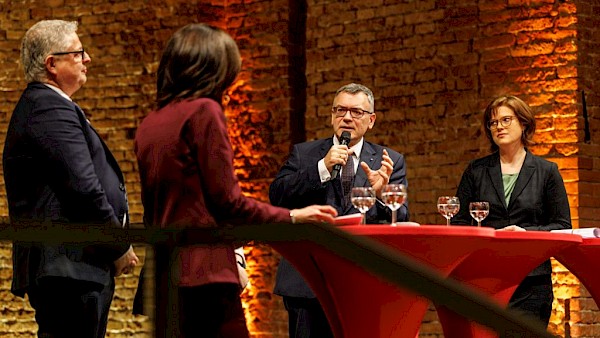 100 Jahre Bayerischer Staatskirchenvertrag 100 Jahre Bayerischer Staatskirchenvertrag