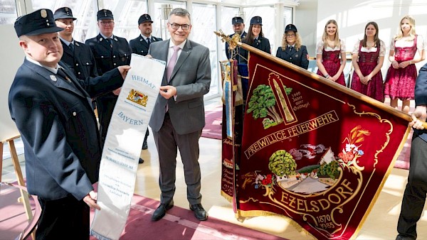 155 Jahre FFW Ezelsdorf: Andienung der Schirmherrschaft 155 Jahre FFW Ezelsdorf: Andienung der Schirmherrschaft