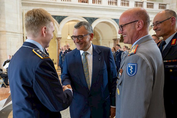 Verleihung der Offizierbriefe