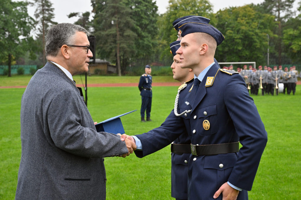 Verabschiedung des 124. Offizierlehrgangs