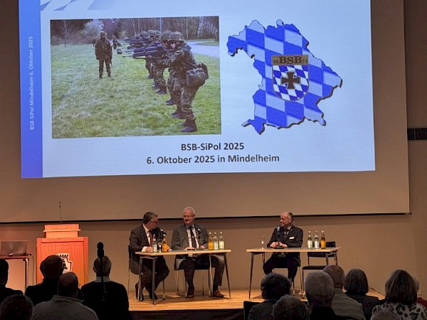 Podiumsdiskussion „Zentrale Herausforderungen für die Landes- und Bündnisverteidigung; brauchen wir ein verpflichtendes Gesellschaftsjahr in Deutschland?“