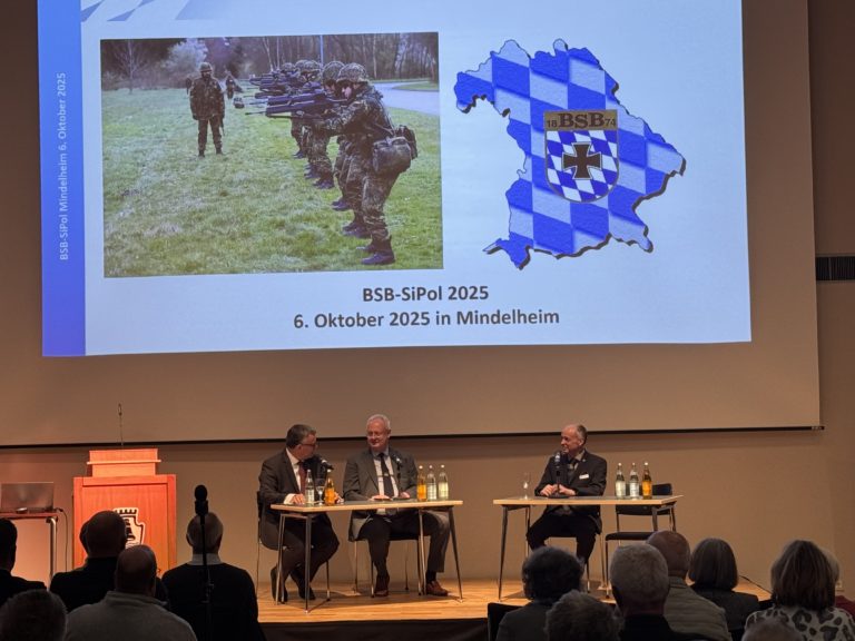 Podiumsdiskussion „Zentrale Herausforderungen für die Landes- und Bündnisverteidigung; brauchen wir ein verpflichtendes Gesellschaftsjahr in Deutschland?“