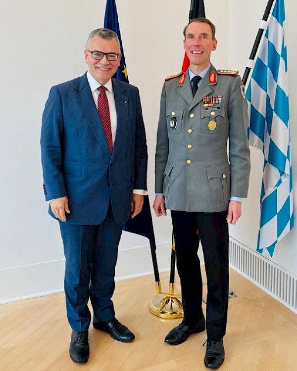 Austausch mit Generalleutnant Dr. Christian Freuding