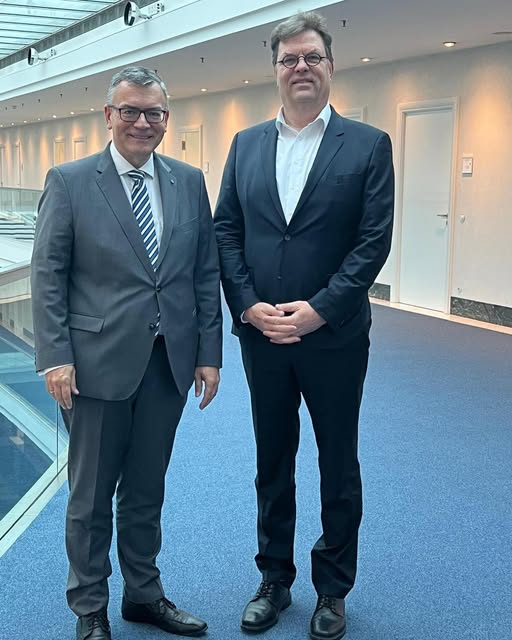 Gespräch mit Jens Christian Senger, Vorstandsvorsitzender der ExxonMobil Central Europe Holding GmbH und der ESSO Deutschland GmbH