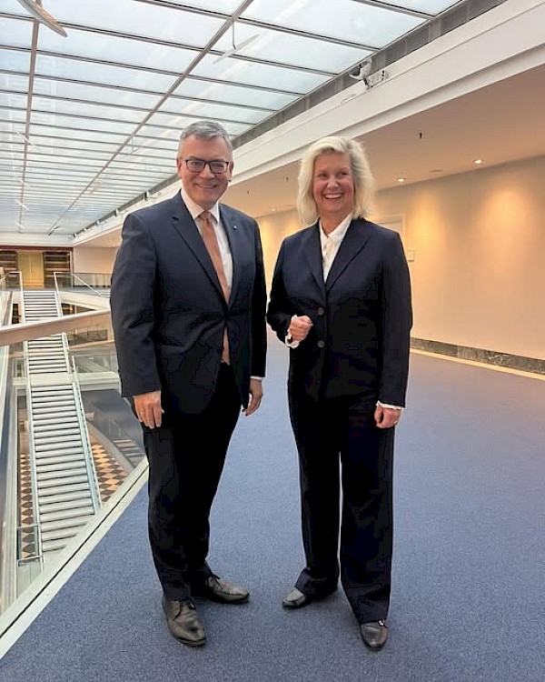 Gespräch mit Prof. Dr. Kerstin Fink, Präsidentin der Hochschule der Bayerischen Wirtschaft