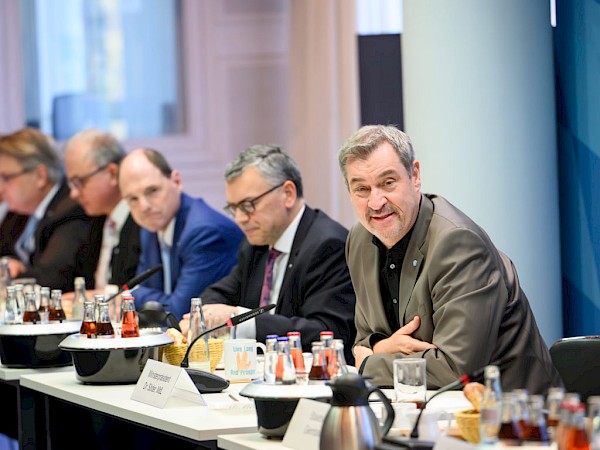 Erste Sitzung der Kommission Staatsreform