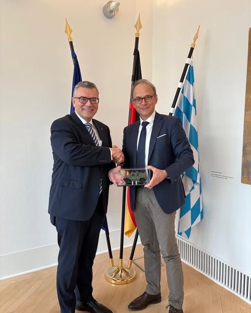 Gespräch mit Dr. Thomas Kauffmann, Geschäftsführer der General Dynamics European Land Systems Deutschland GmbH